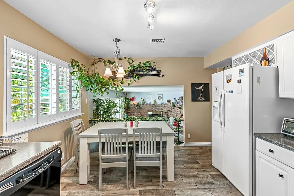 5843 Thor Dr