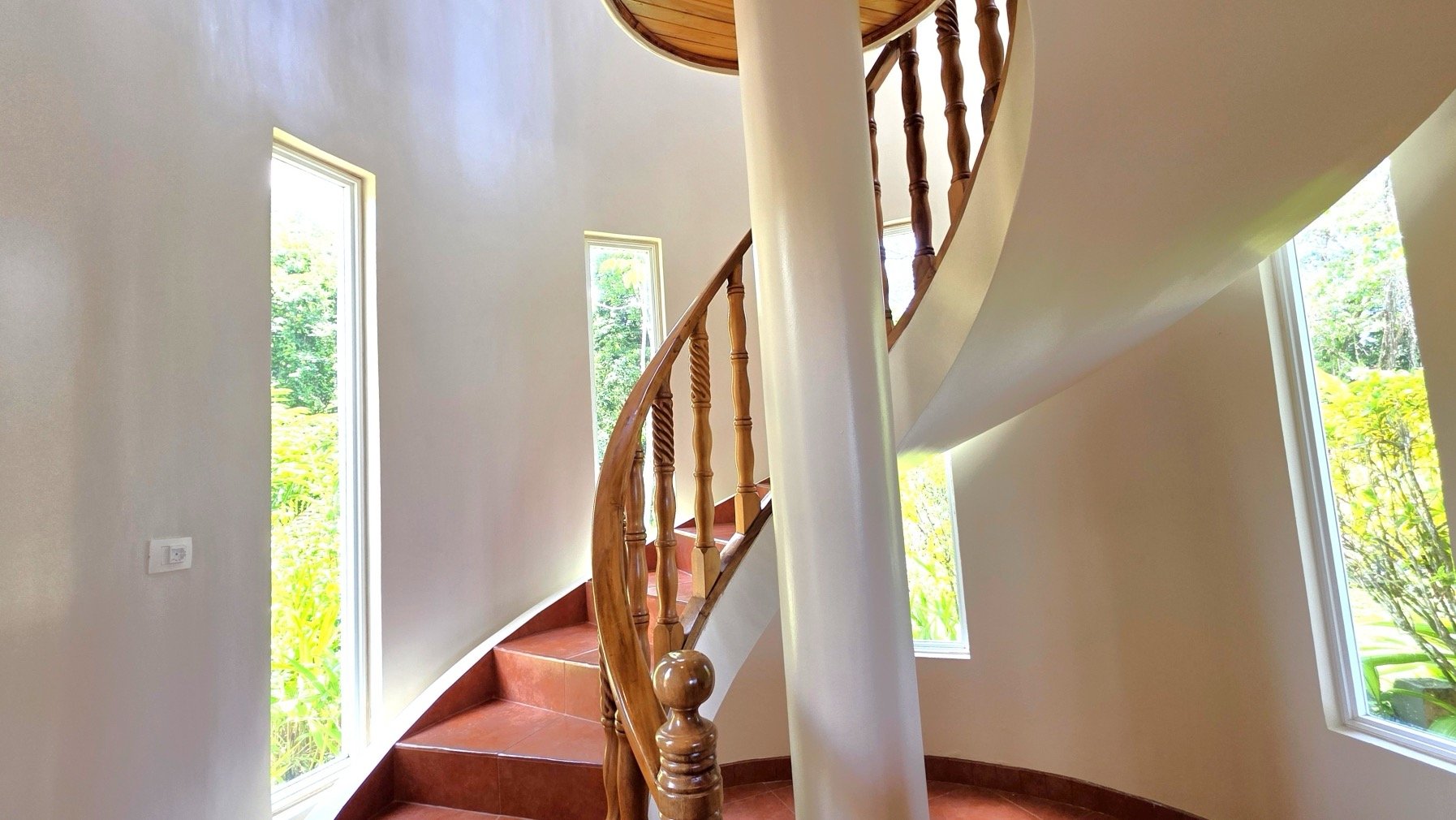 Ojochateau - Rare Ocean & Mountain View 4BR Home in Costa Rica