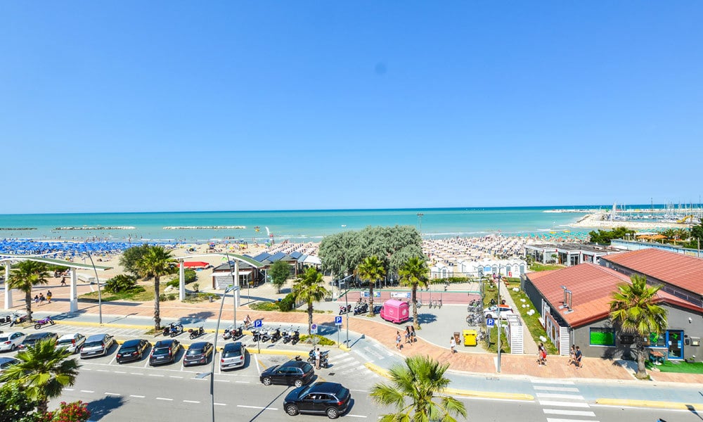 Perfect Penthouse with Panoramic Beachfront Views