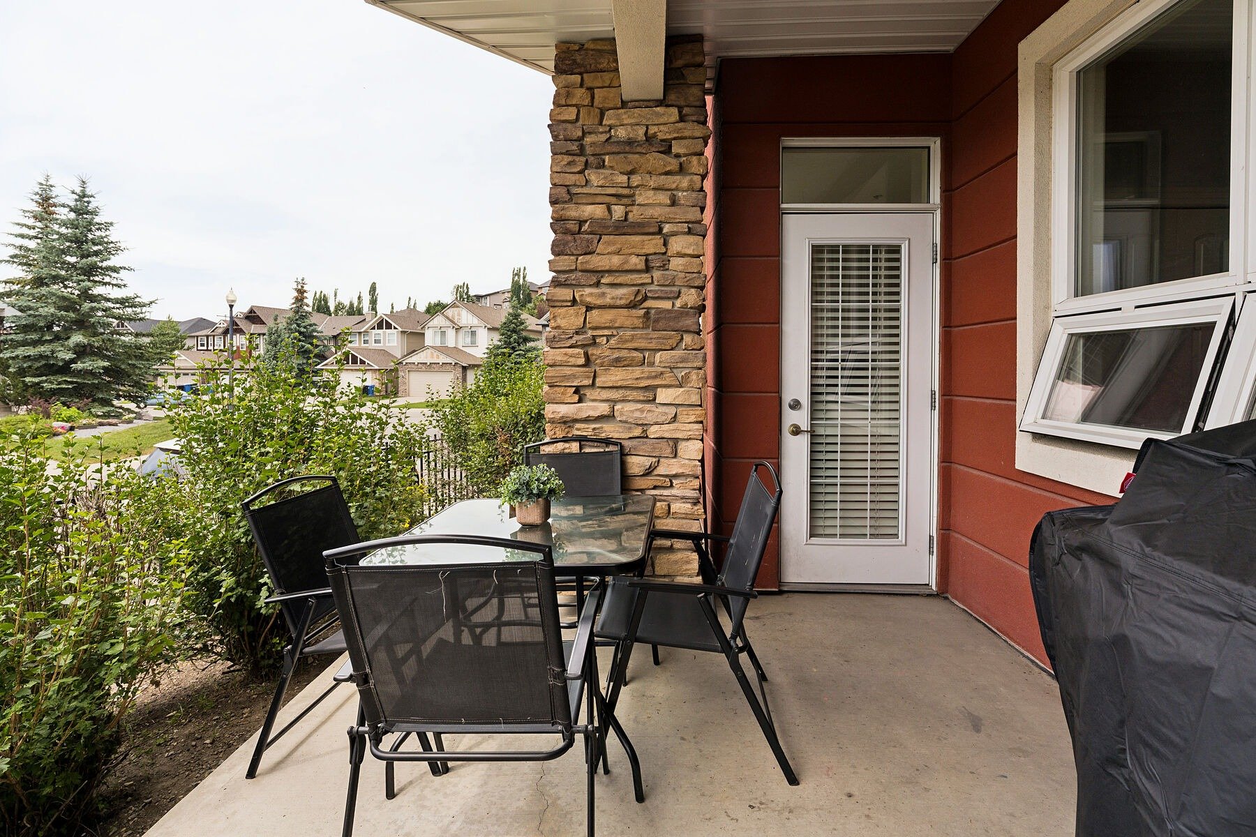 Springbank Hill Living