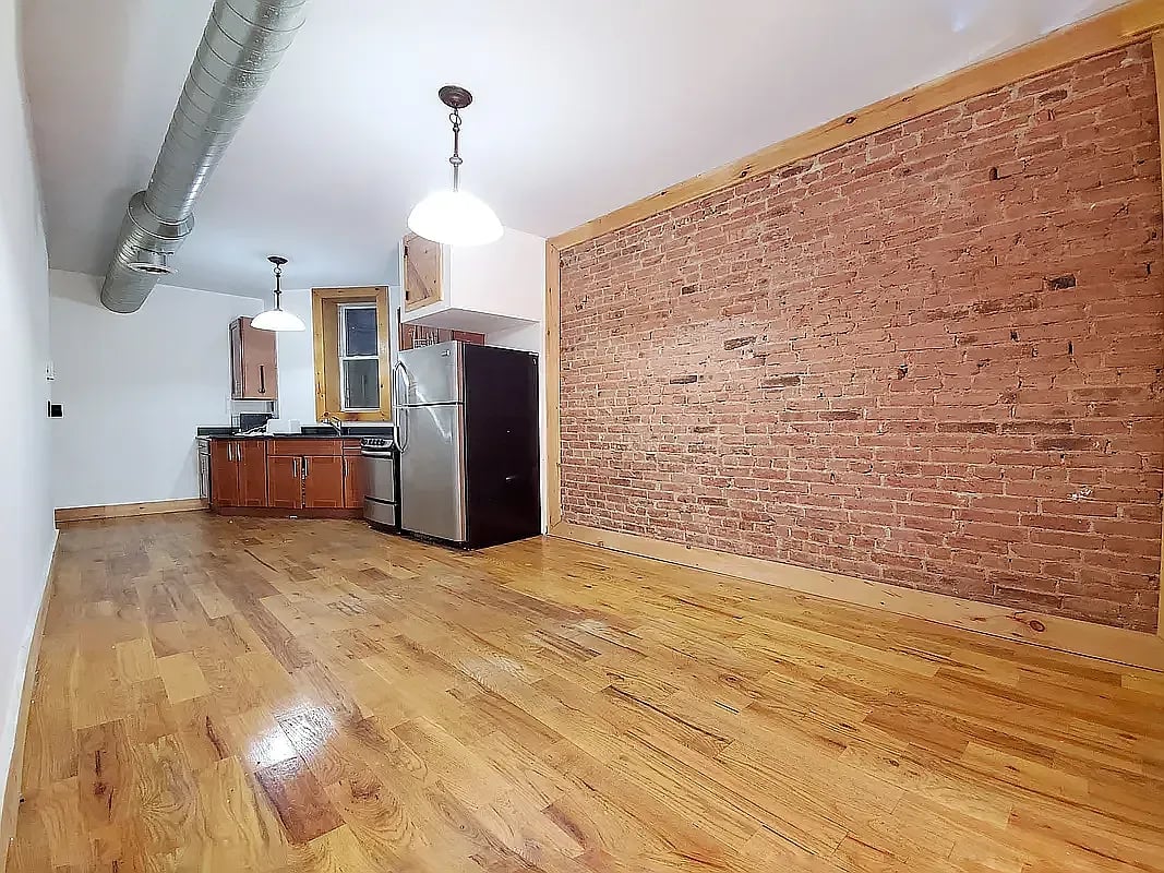 645 Willoughby Ave 5