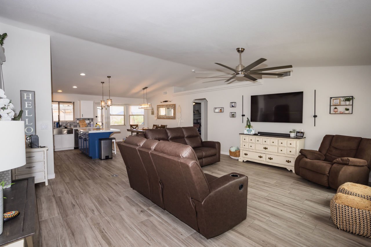 2870 Canyon Oak Dr