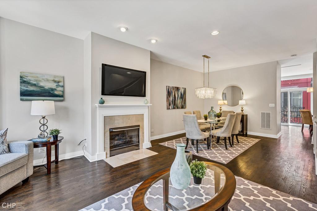 River West Townhome: 527 N Peoria