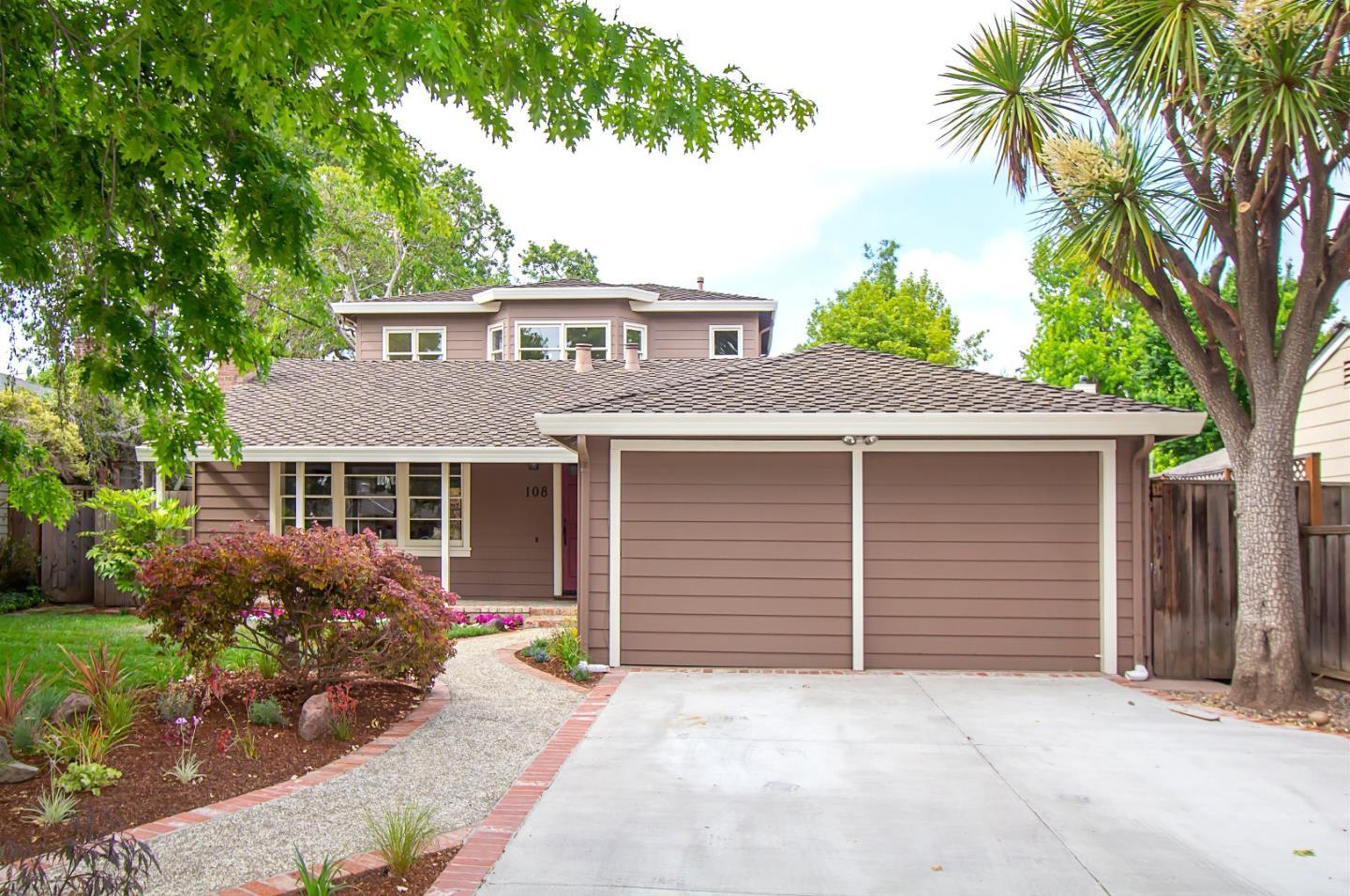 108 Dunsmuir Way