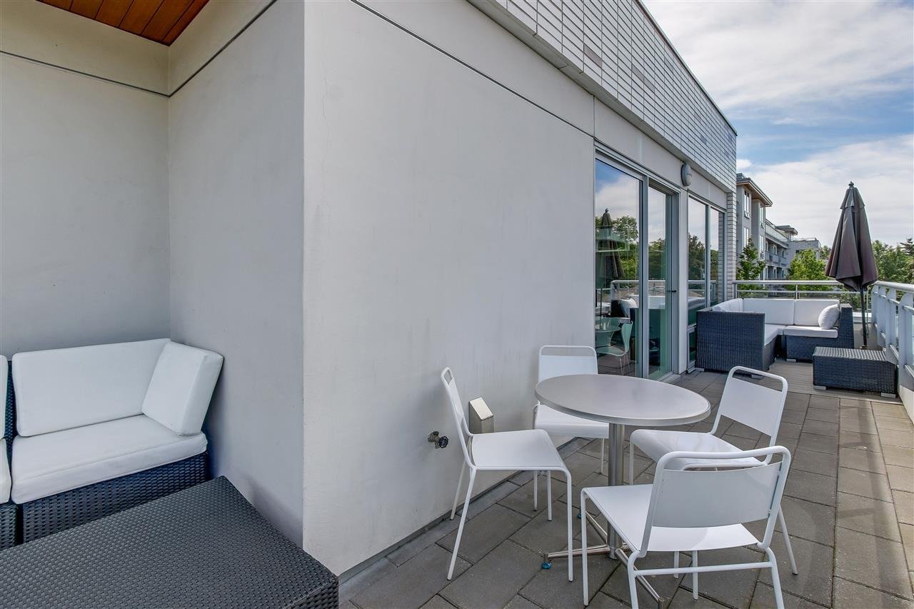 3333 Main St, #305