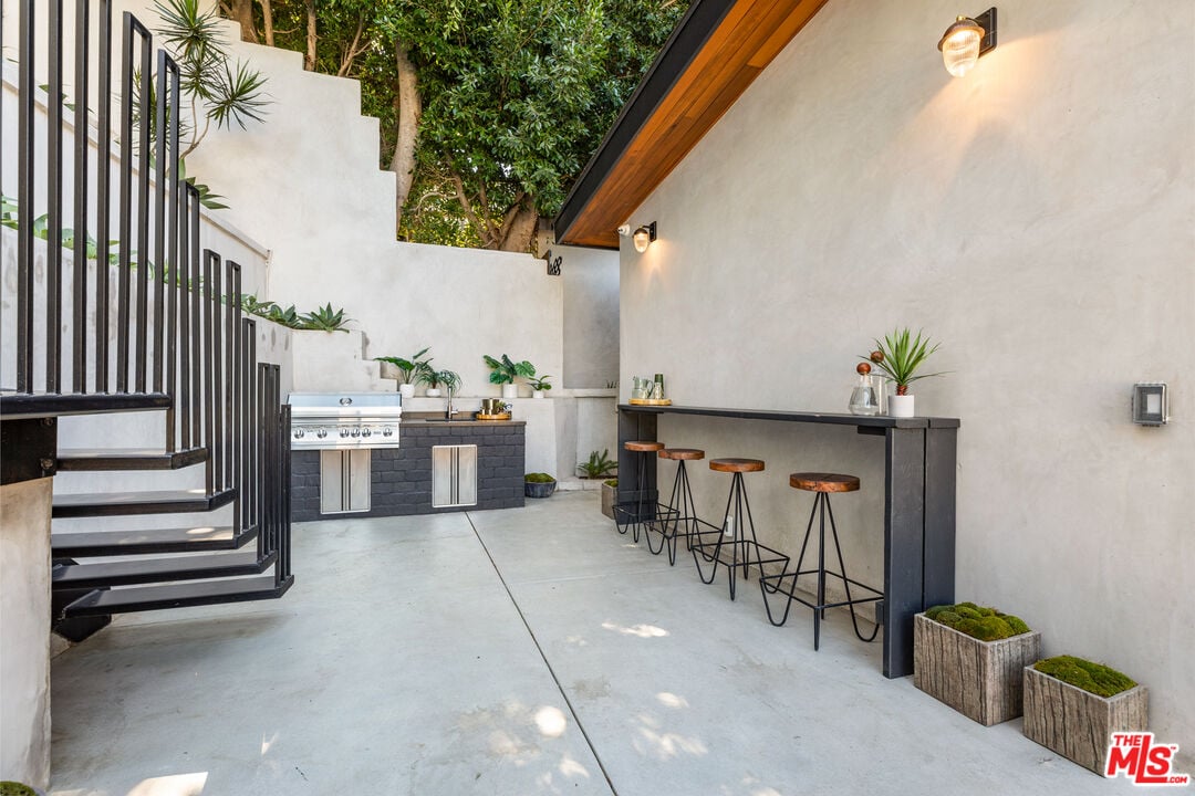 2220 Coldwater Canyon Dr