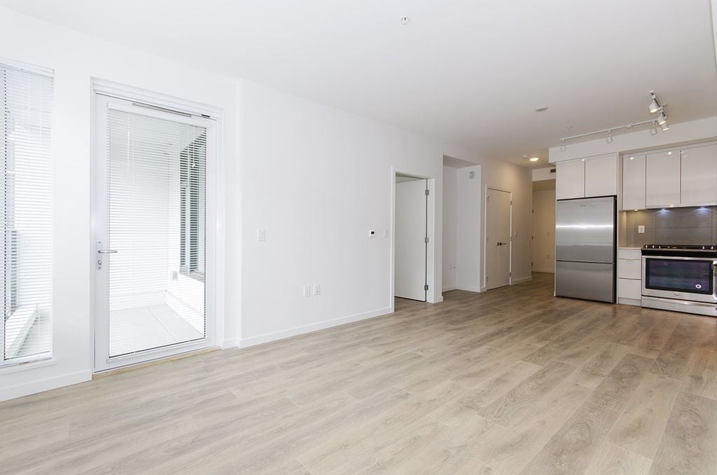 725 Marine Dr, #206