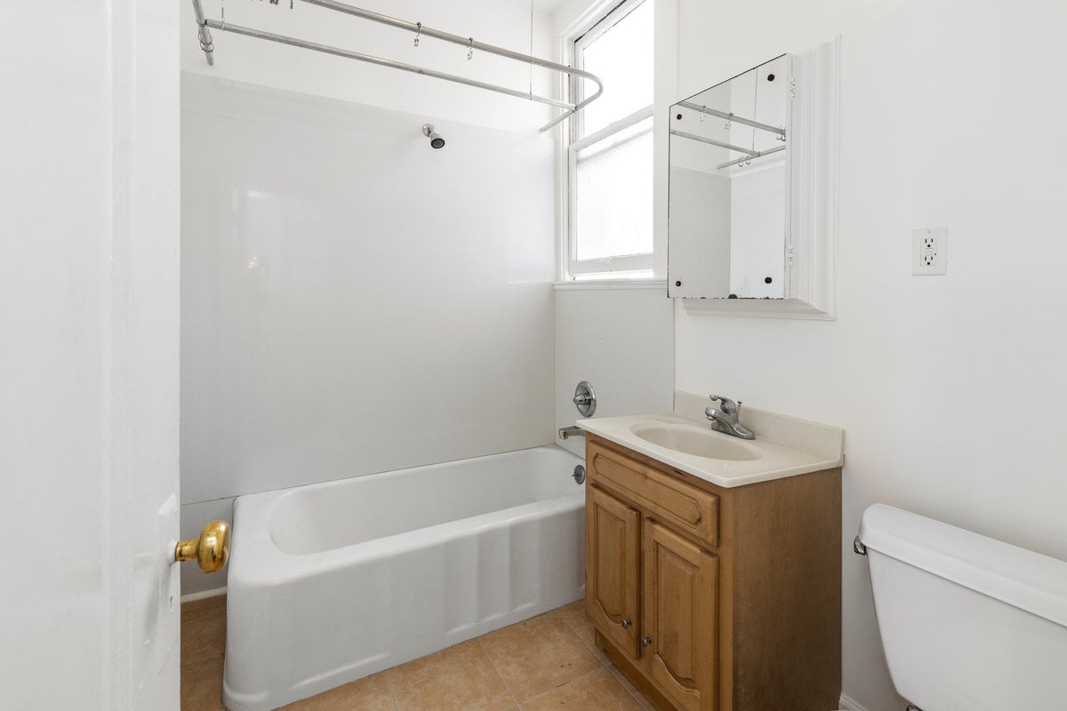 1630 Sacramento Street | 6 Units
