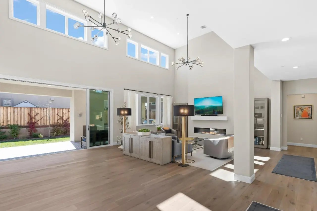 18600 Corte Arcangel