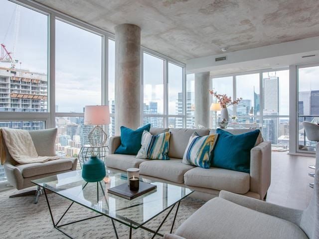 88 Blue Jays Way #Lph4102