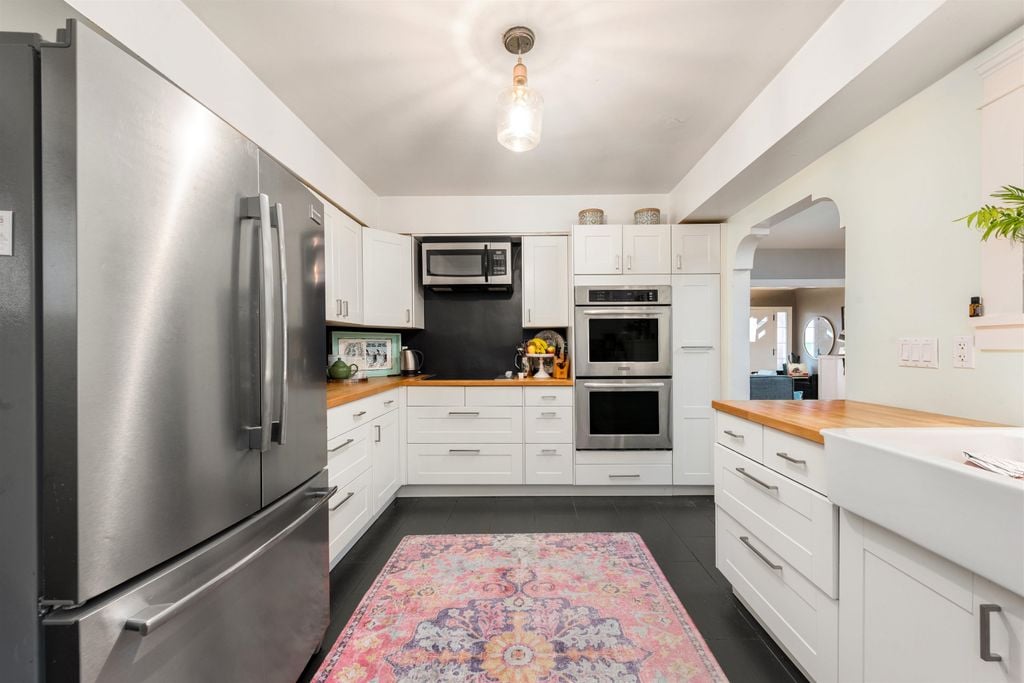 3940 Eton St