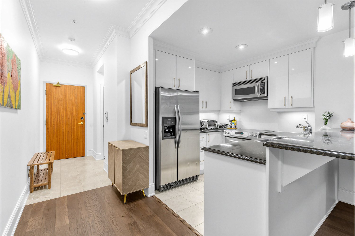 Leased: Beautifully Appointed 1-Bedroom Suite
