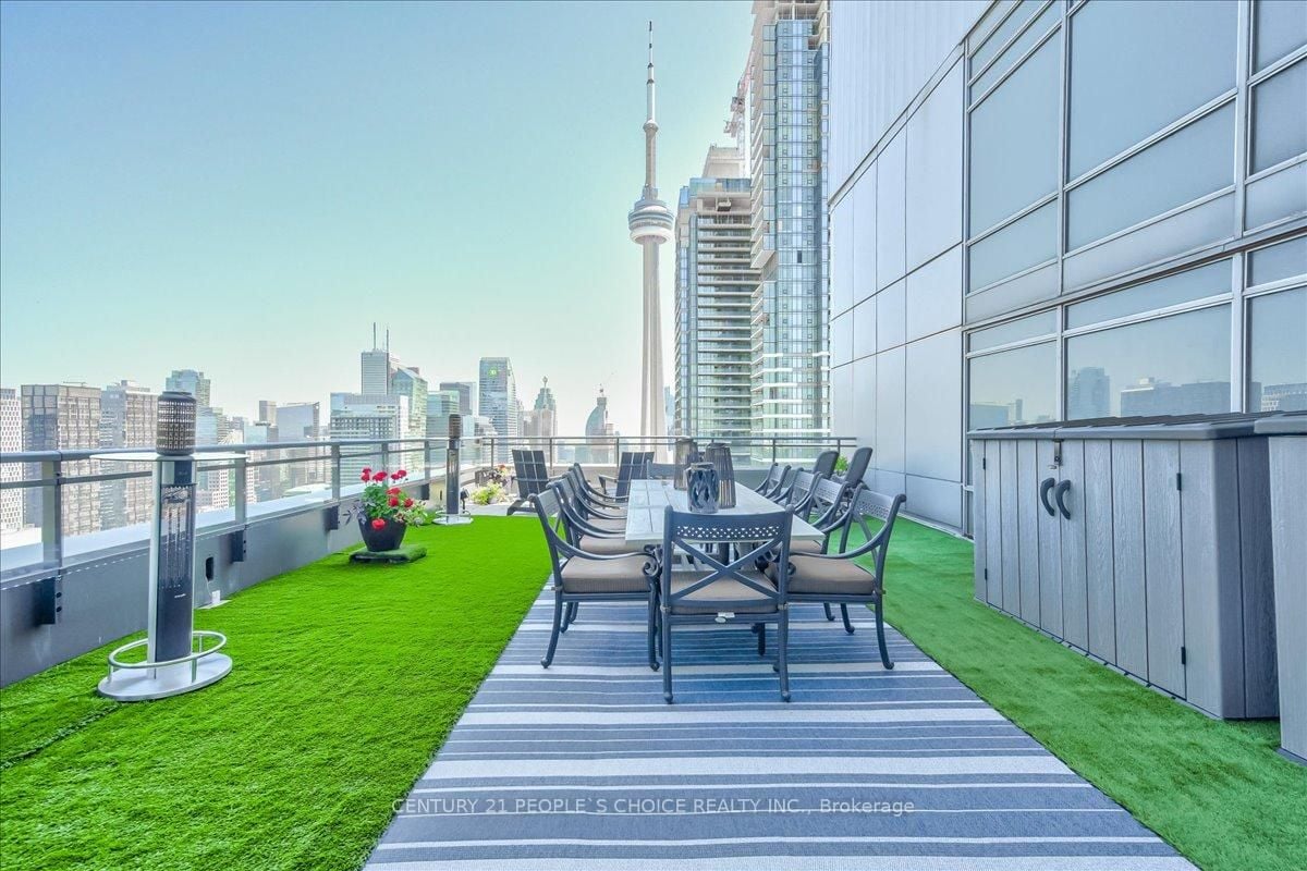 WATERFRONT LUXURY 