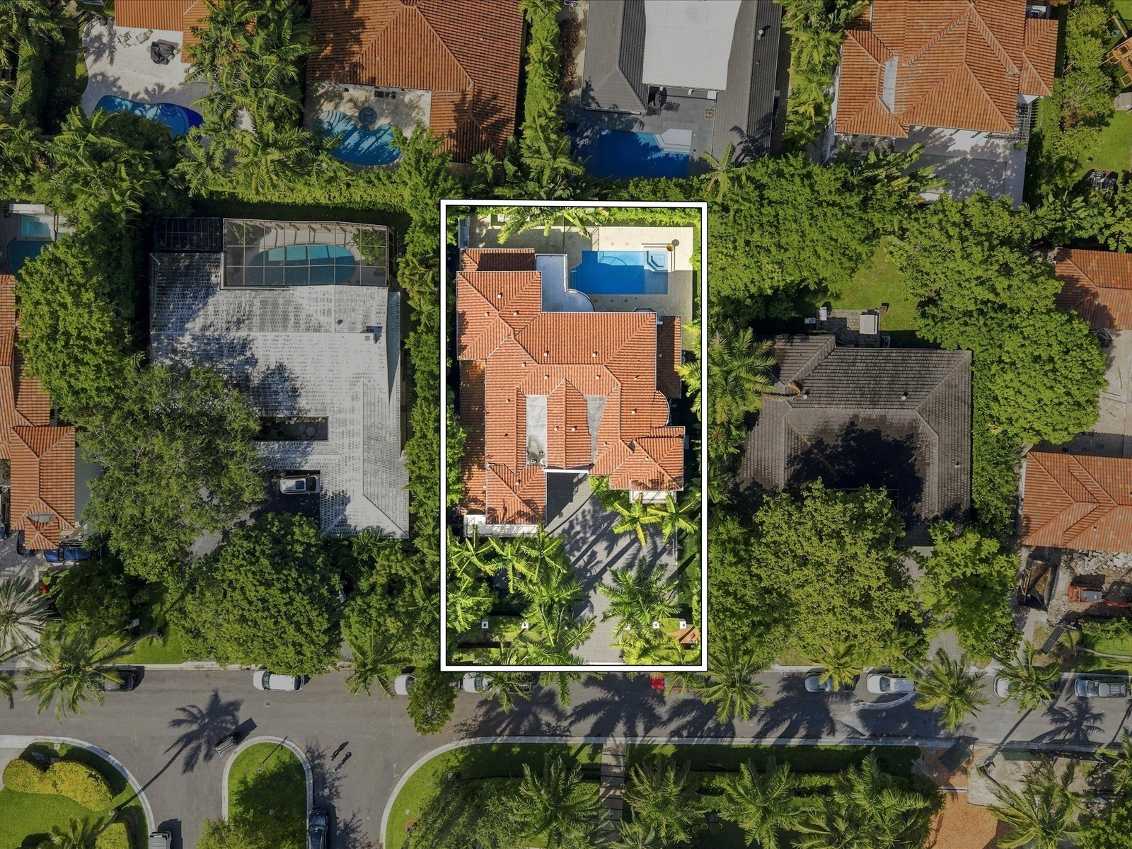 70 Camden Dr, Bal Harbour