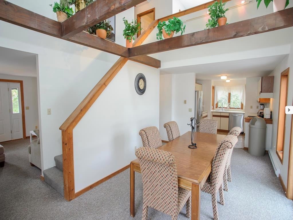 27 Schoolhouse Rd