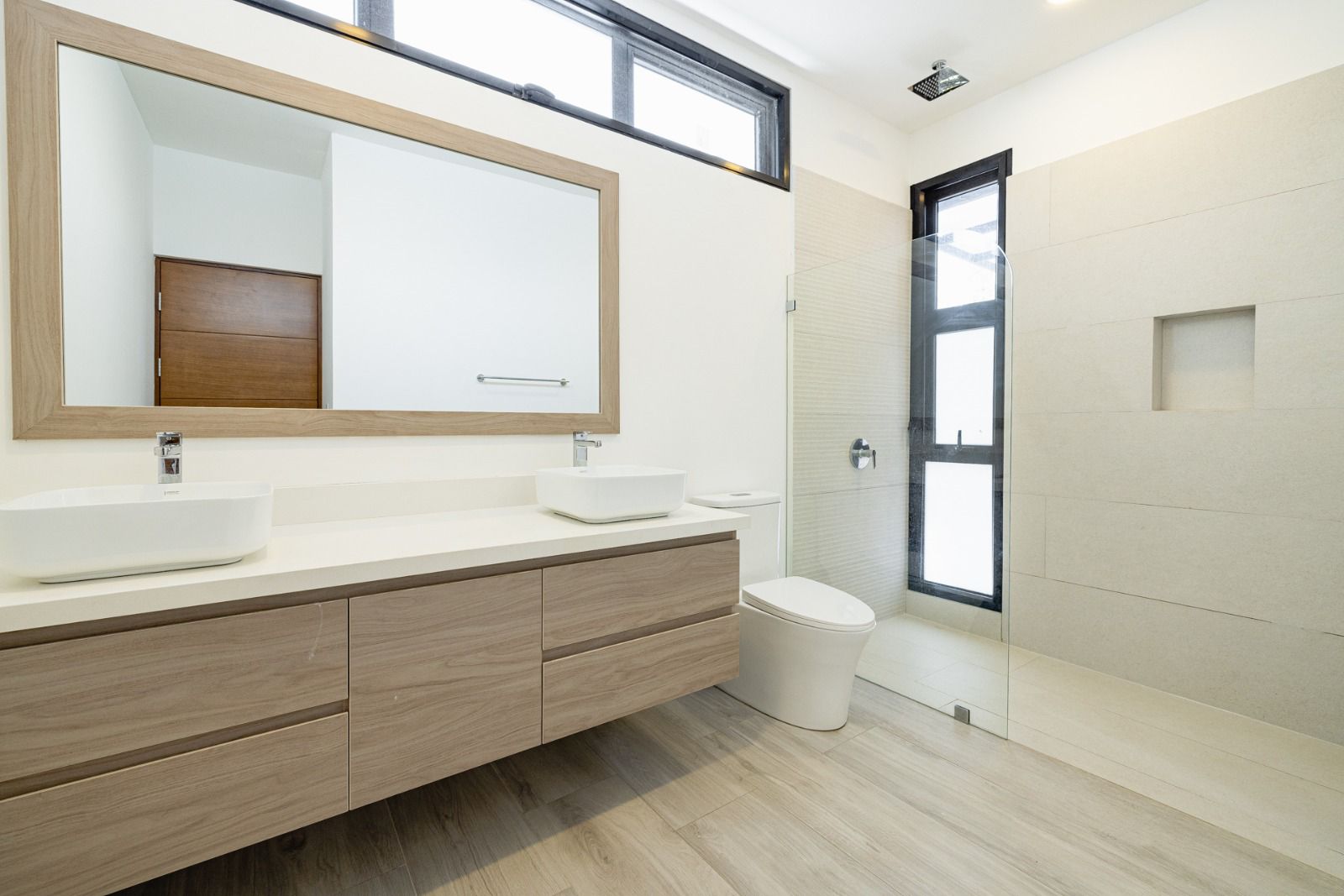 Casa AmberJack | Modern Elegance & Prime Investment in Surfside, Playa Potrero