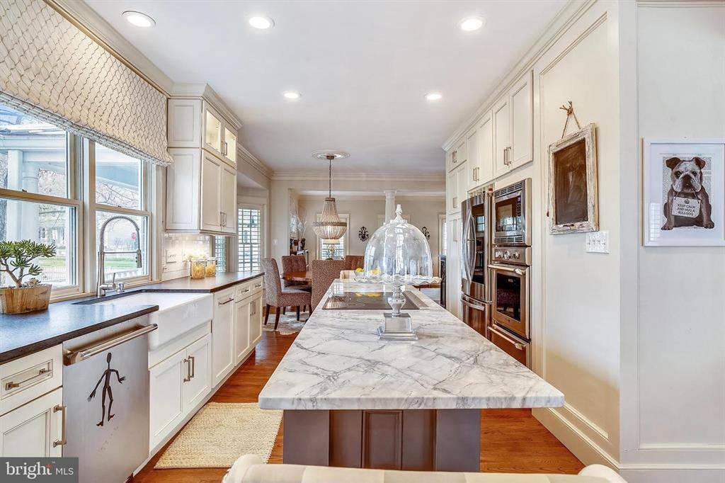  307 Tschiffely Square Rd