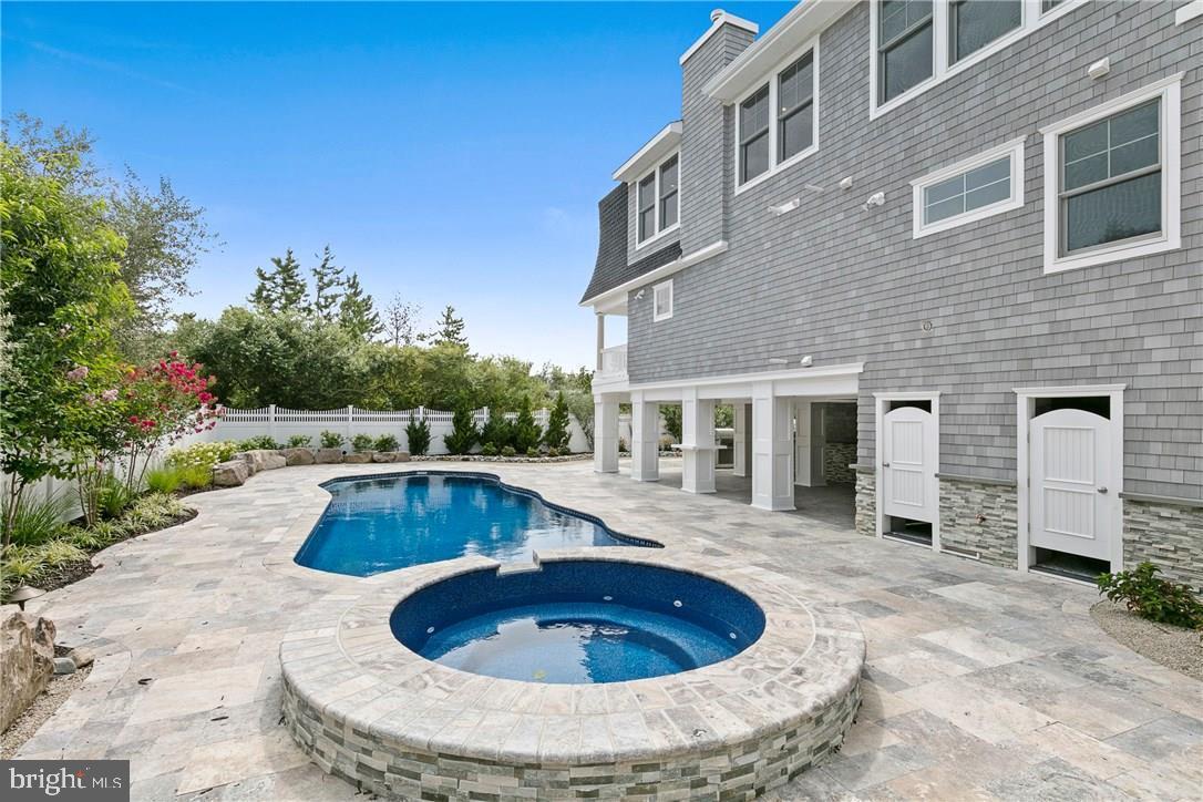 25 Long Beach Blvd, #A