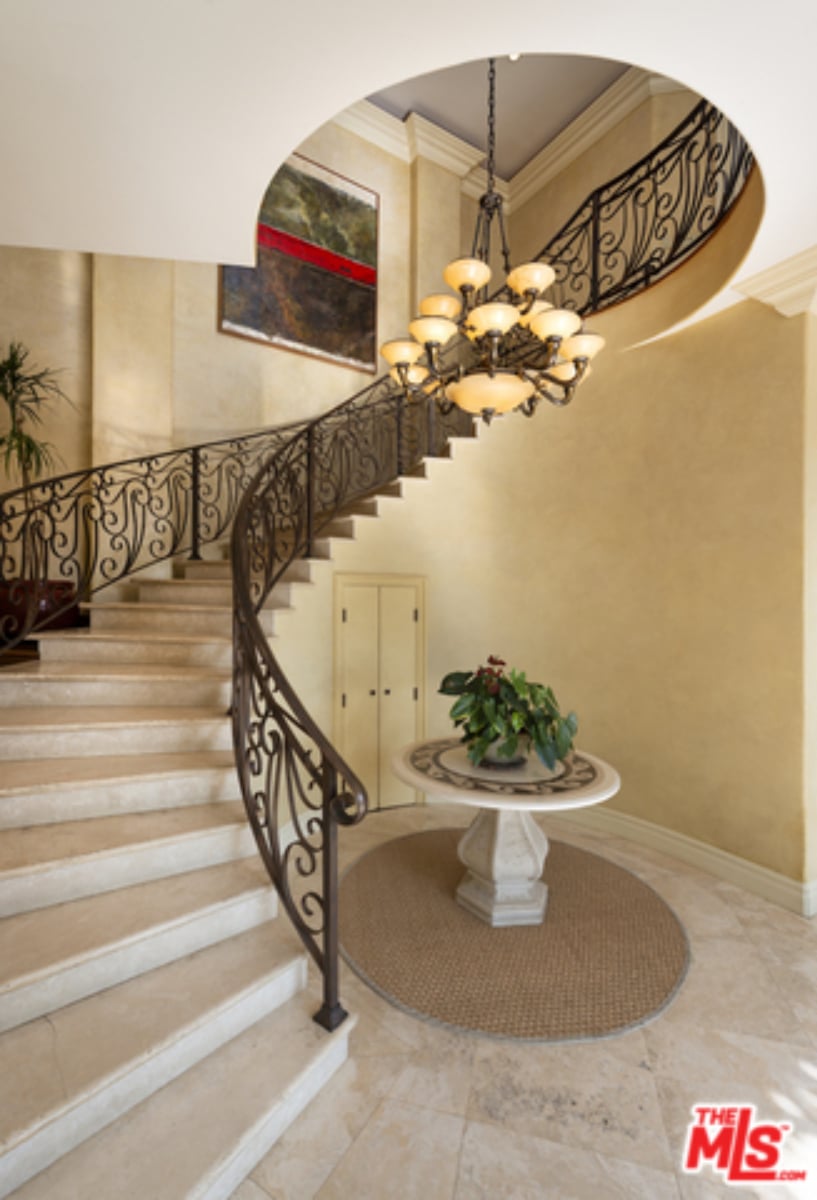 2636 La Cuesta Dr