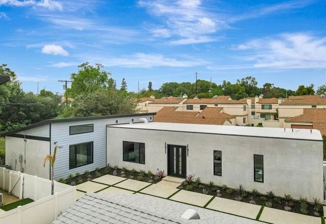 19513-19515 Cantara St