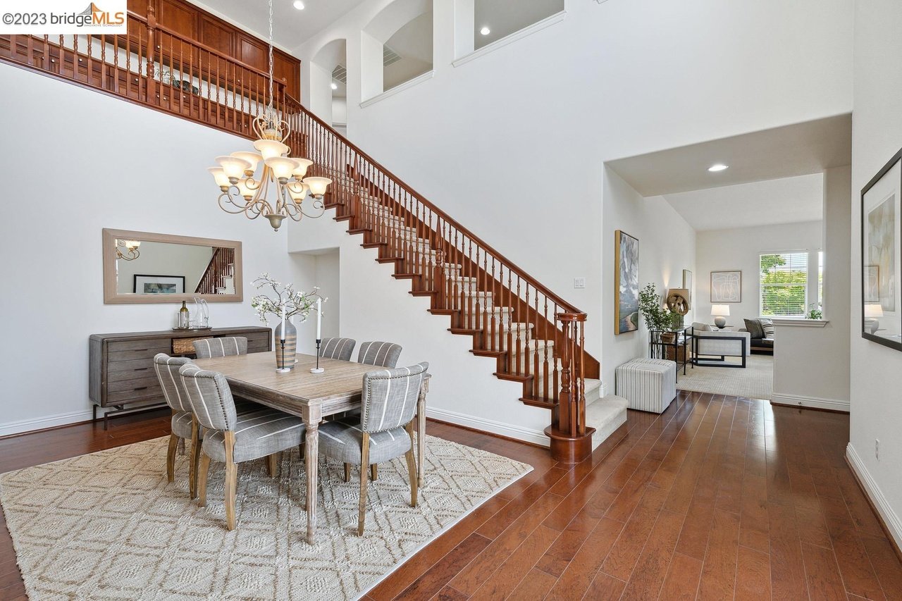 3733 Stonehenge Wy