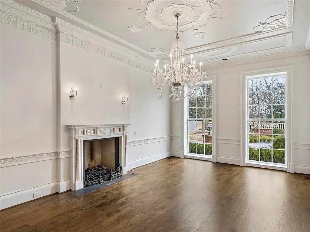 515 W Paces Ferry Rd NW