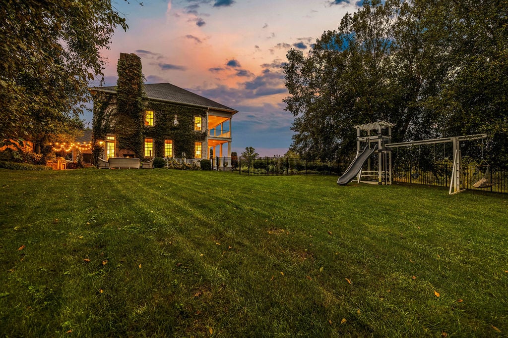 Stunning Hayfields Manor Home