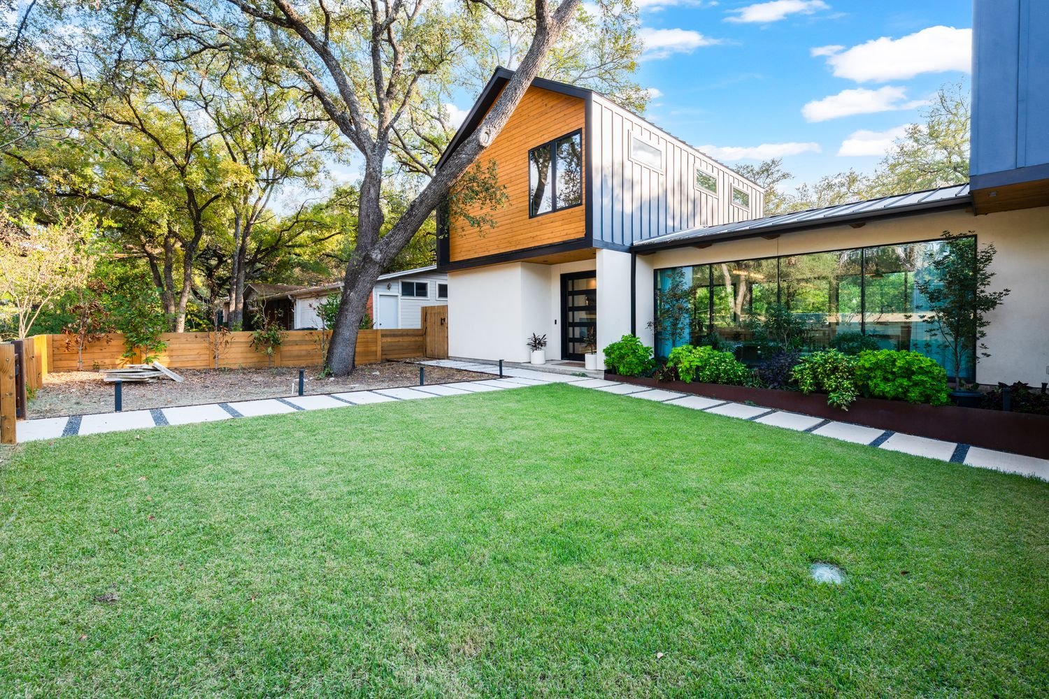 1703 Mariposa Dr.