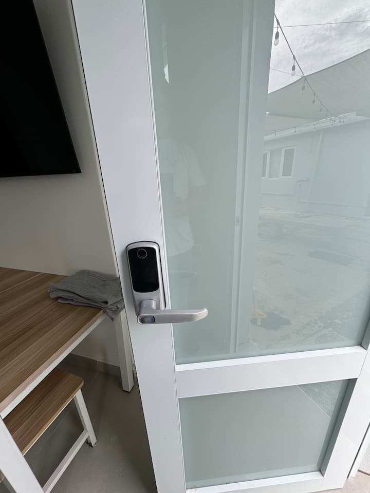 Beach House Apt 8 • King Studio w/ Kitchenette - Airbnb