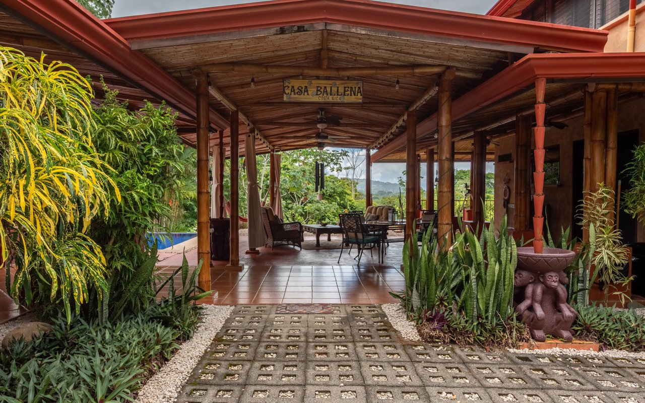 Tropical Getaway with Two Villas and Lush Gardens Near the Heart of Uvita