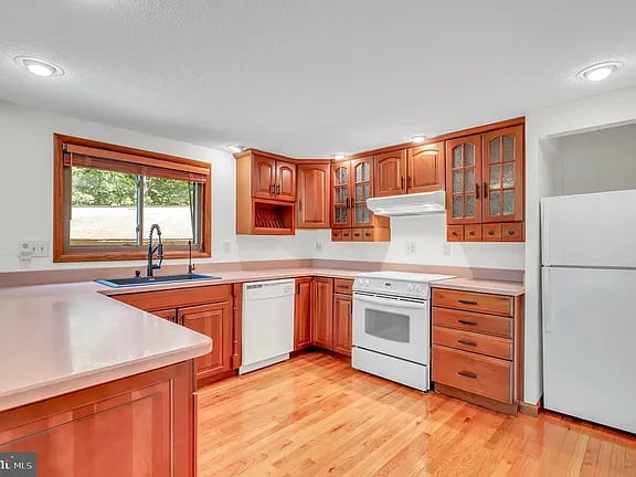 986 Walden Rd