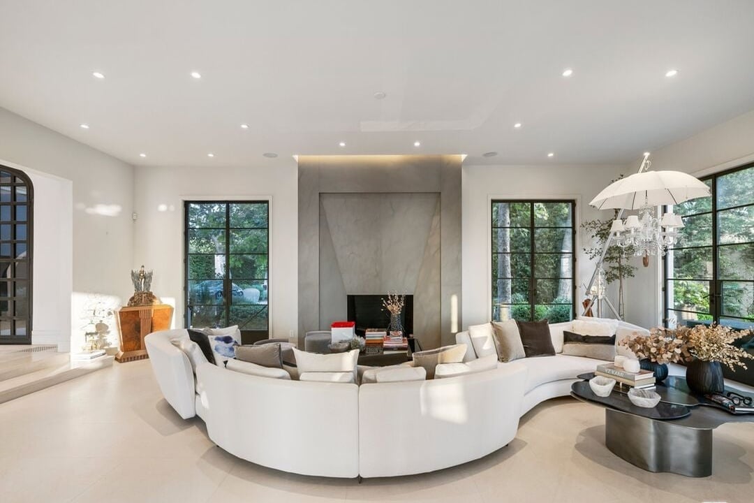 Stone Ridge Ln, 90077