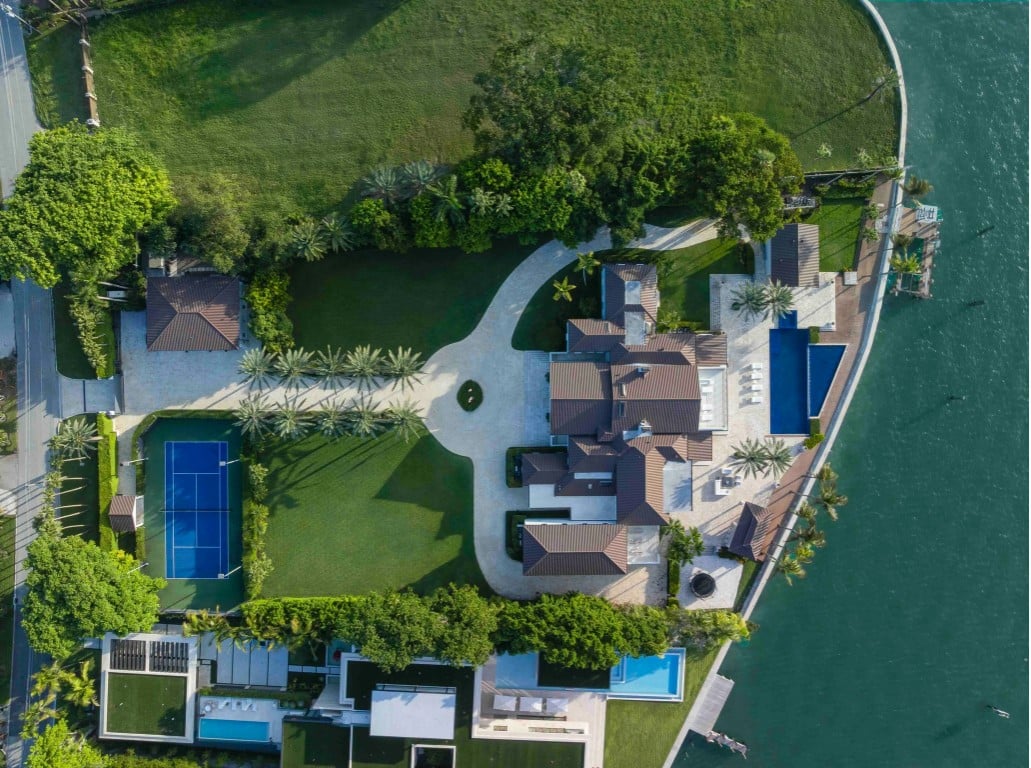 September 2025 | Inside 5940 North Bay Road: Miami’s Record $169 Million Listing on Billionaire’s Row