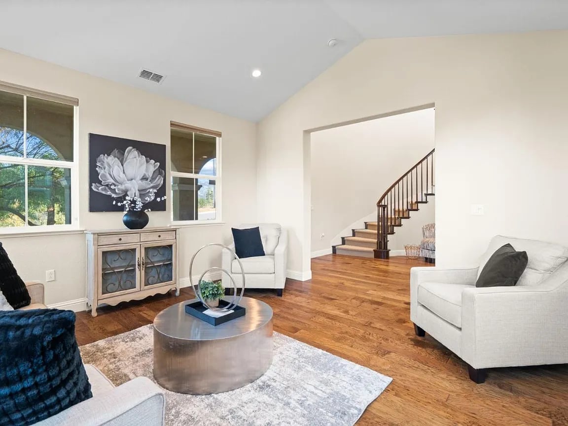 4063 Cadwallader Ave