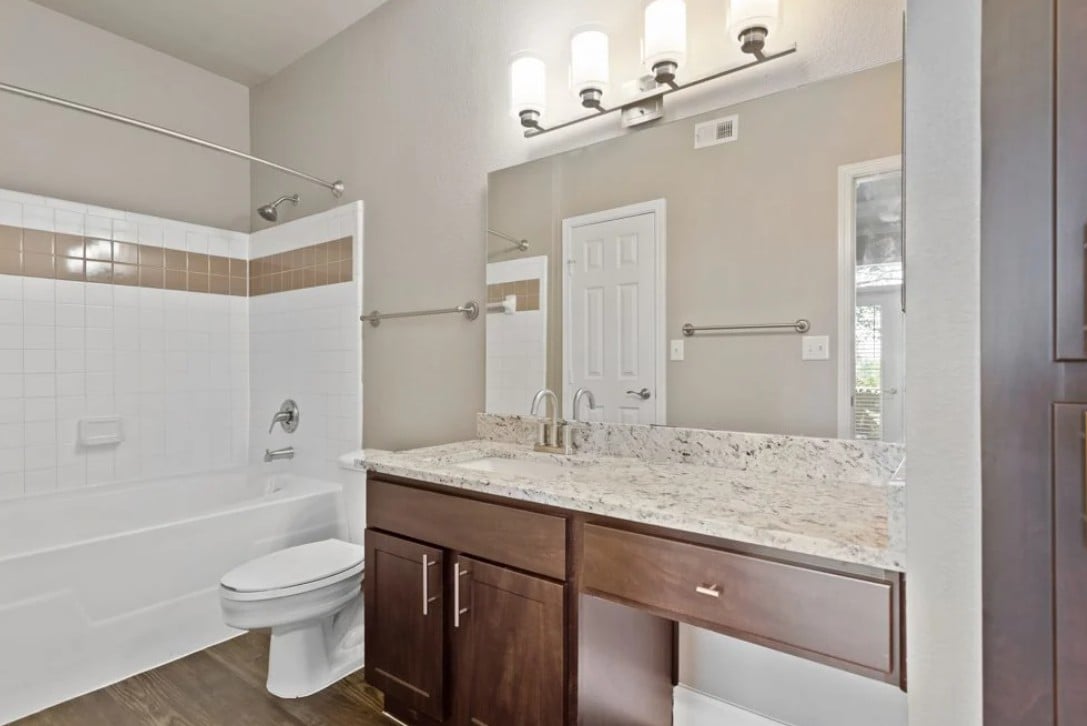 Wonderful 1/1 NW of downtown Austin