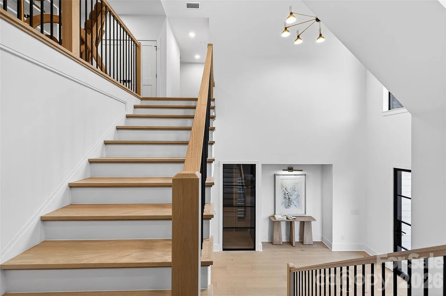 1209 Meadowood Ln