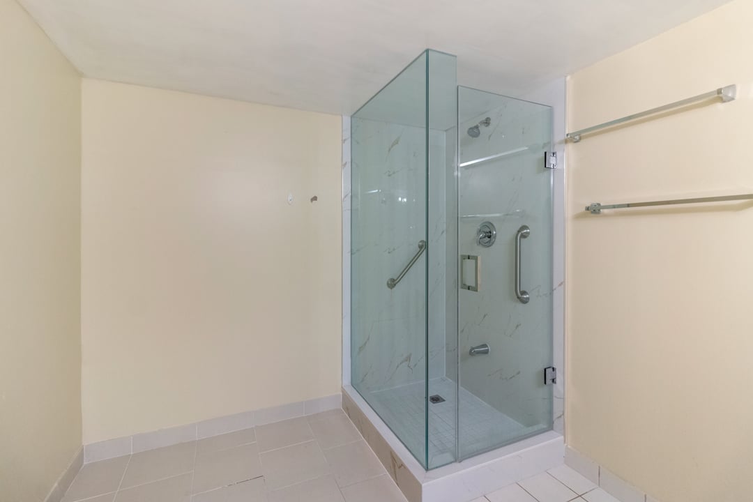 40 Harding Blvd #604