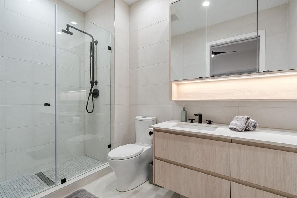300 Salter St, #118