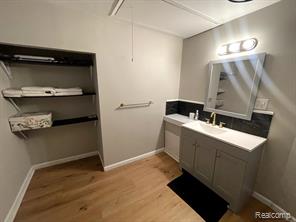 1228 E JARVIS Avenue, Hazel Park 48030