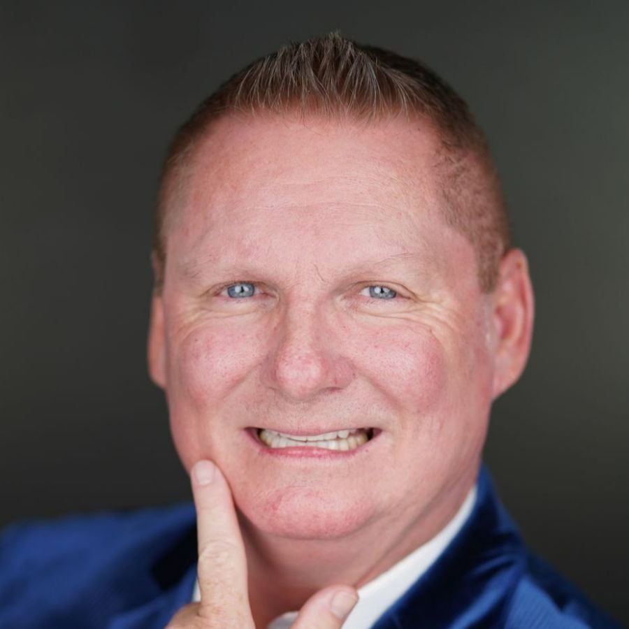 Earl King Orlando, FL Real Estate Agent Headshot