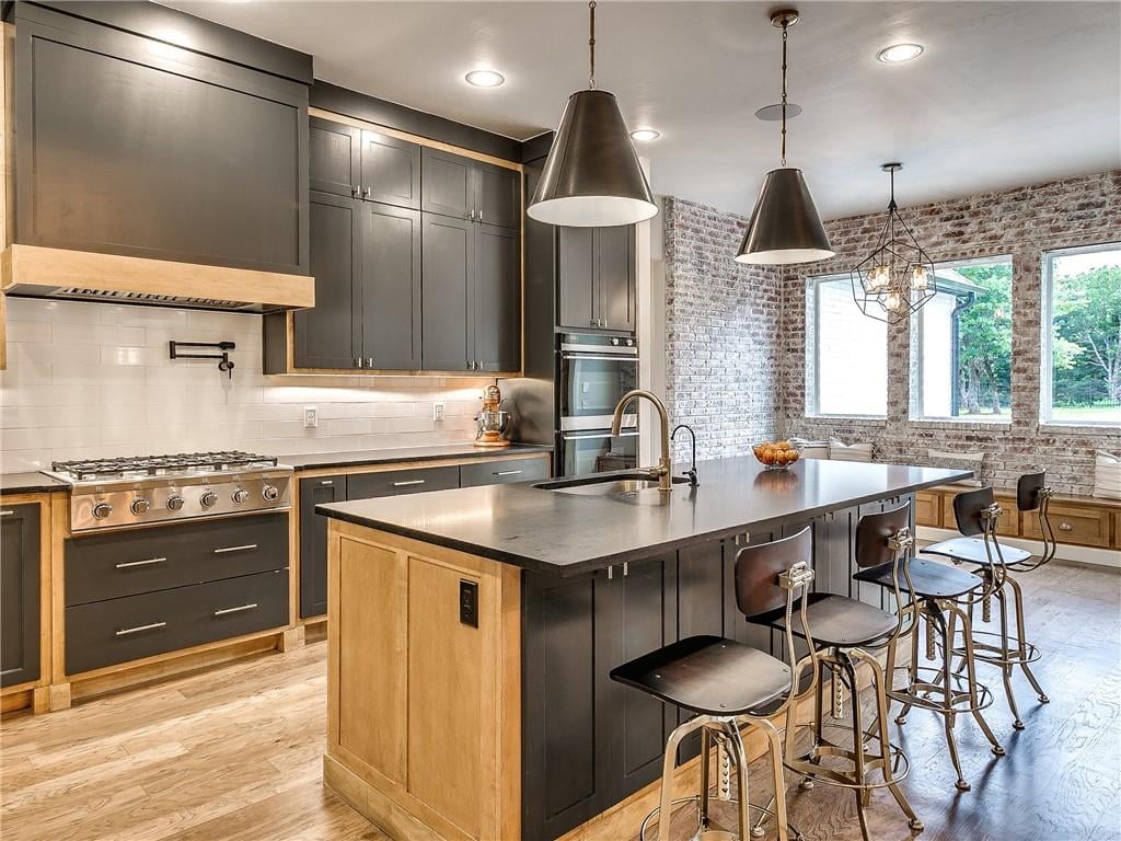 Pravada in Arcadia: Gated Luxury Living on Route 66, Minutes from Edmond and Arcadia Lake - Wyatt Poindexter - The Agency