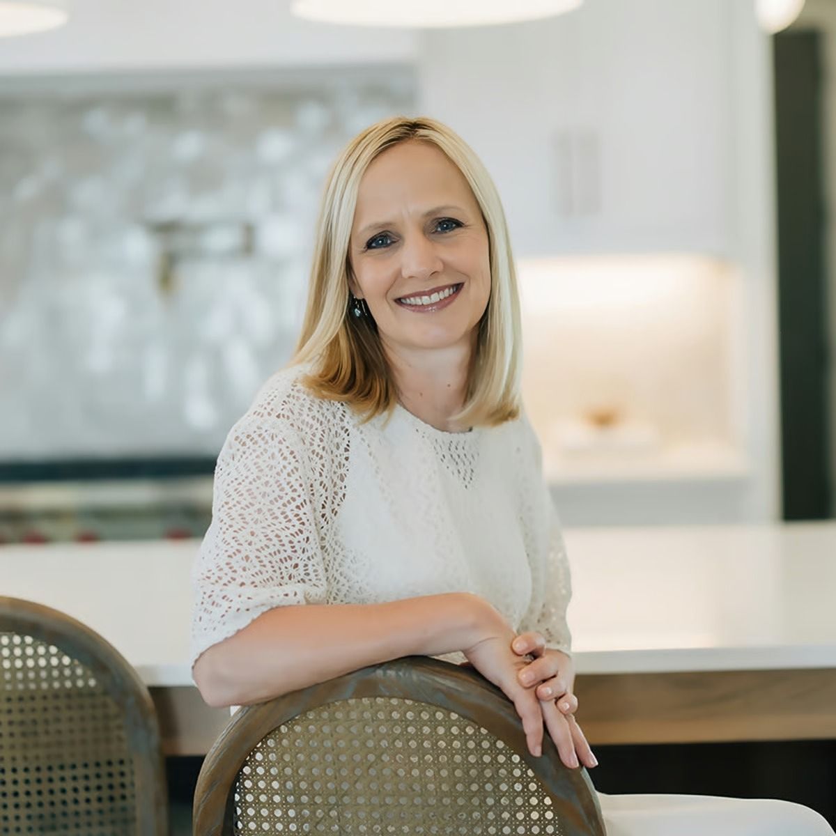 Betsy Collier Dublin, OH Real Estate Agent Headshot