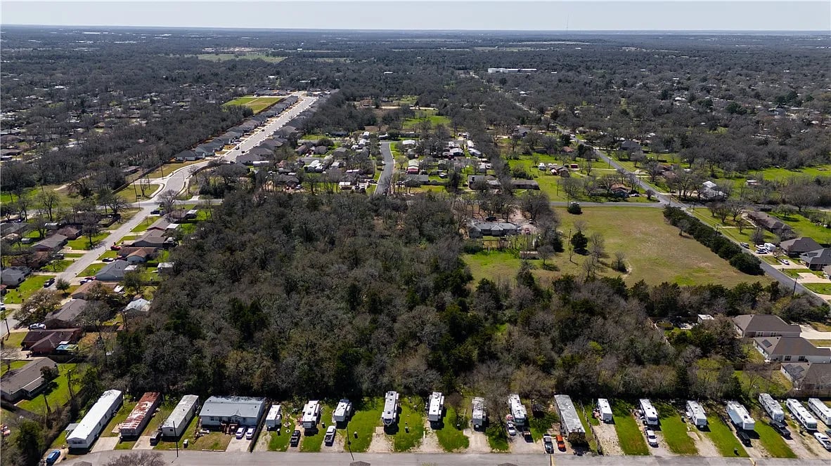 3707 Old Hearne Road