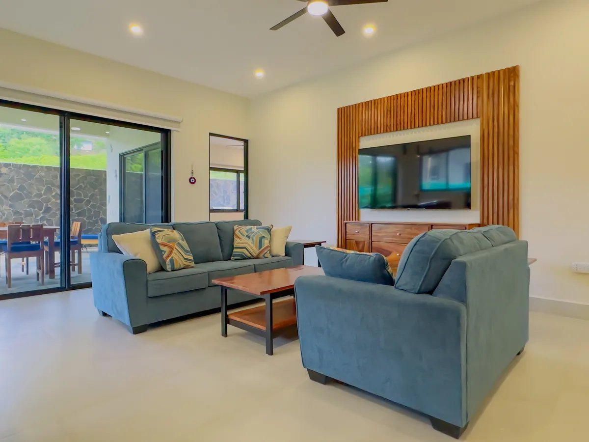 One-Level Home w/Solar, Pool, walk Club Access in Coco Bay Estates