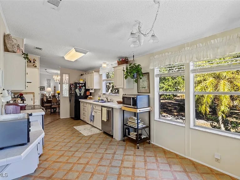 29414 Pine Villa Cir
