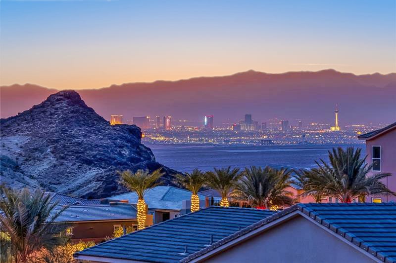  Lake Las Vegas Luxury on the Move: New Communities & a Stunning Listing in The Peaks
