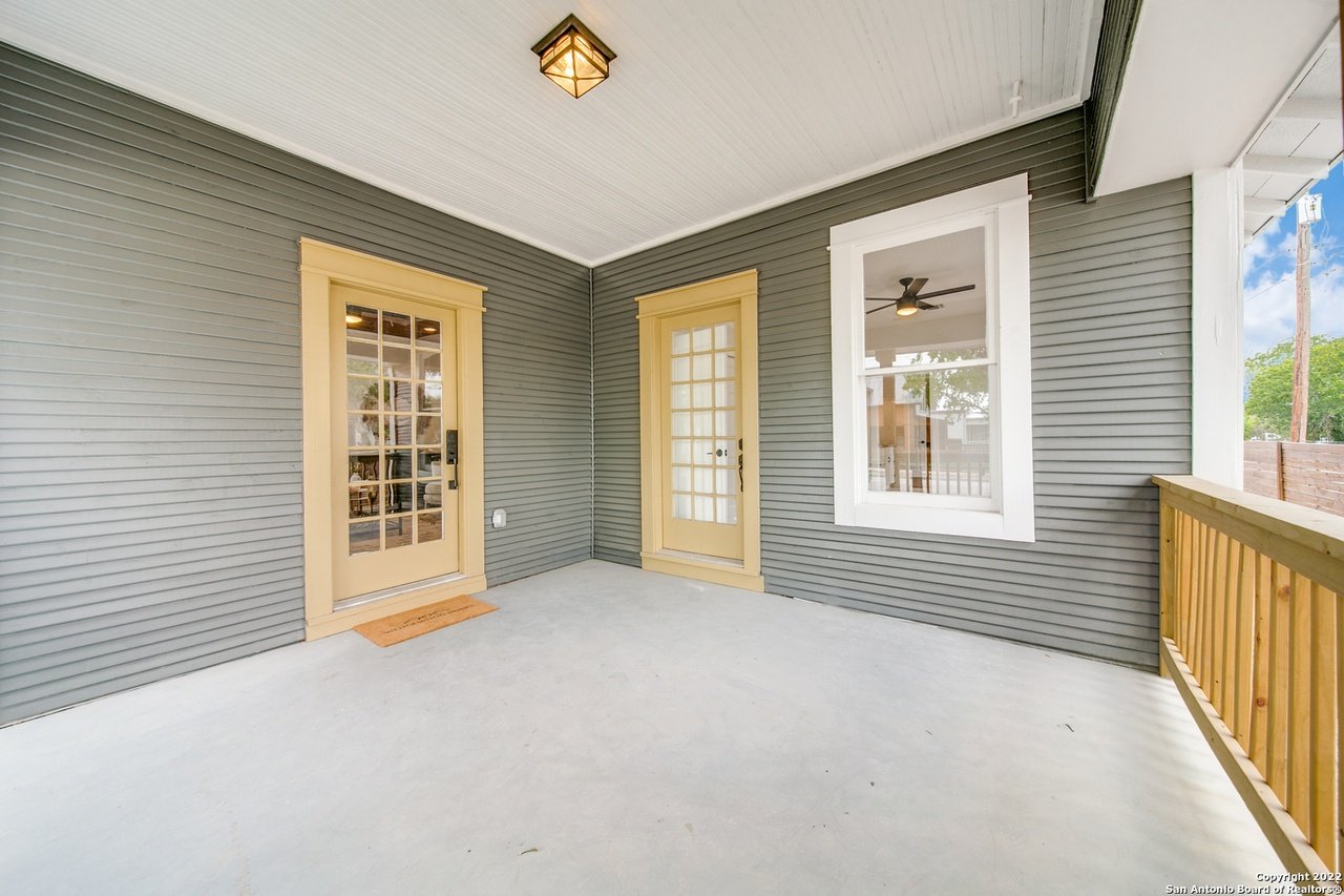 925 Burleson