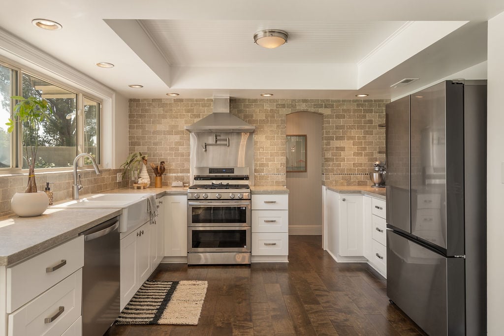 11042 Hunting Horn Drive, North Tustin, CA 