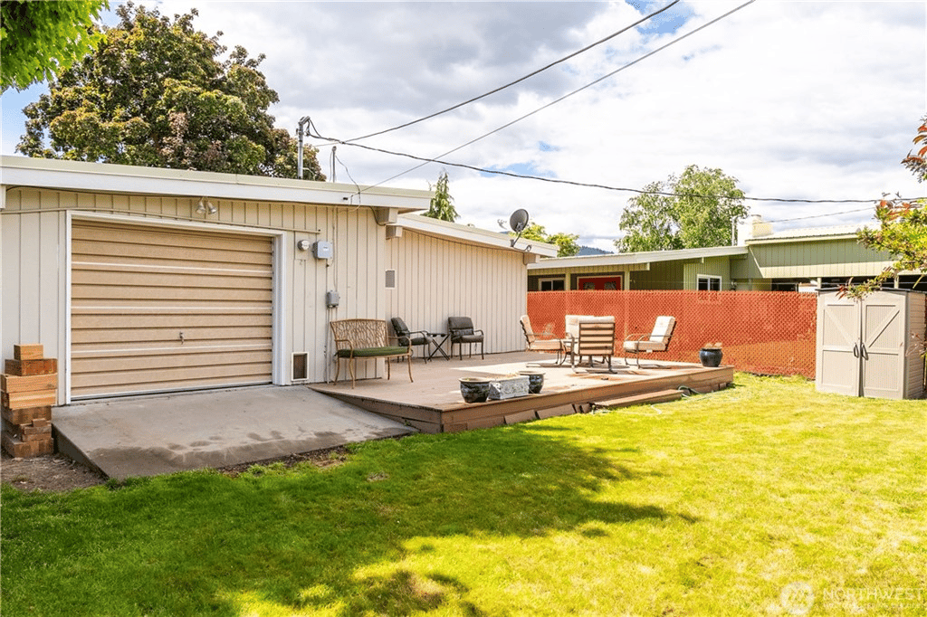 427 E Allen Ave