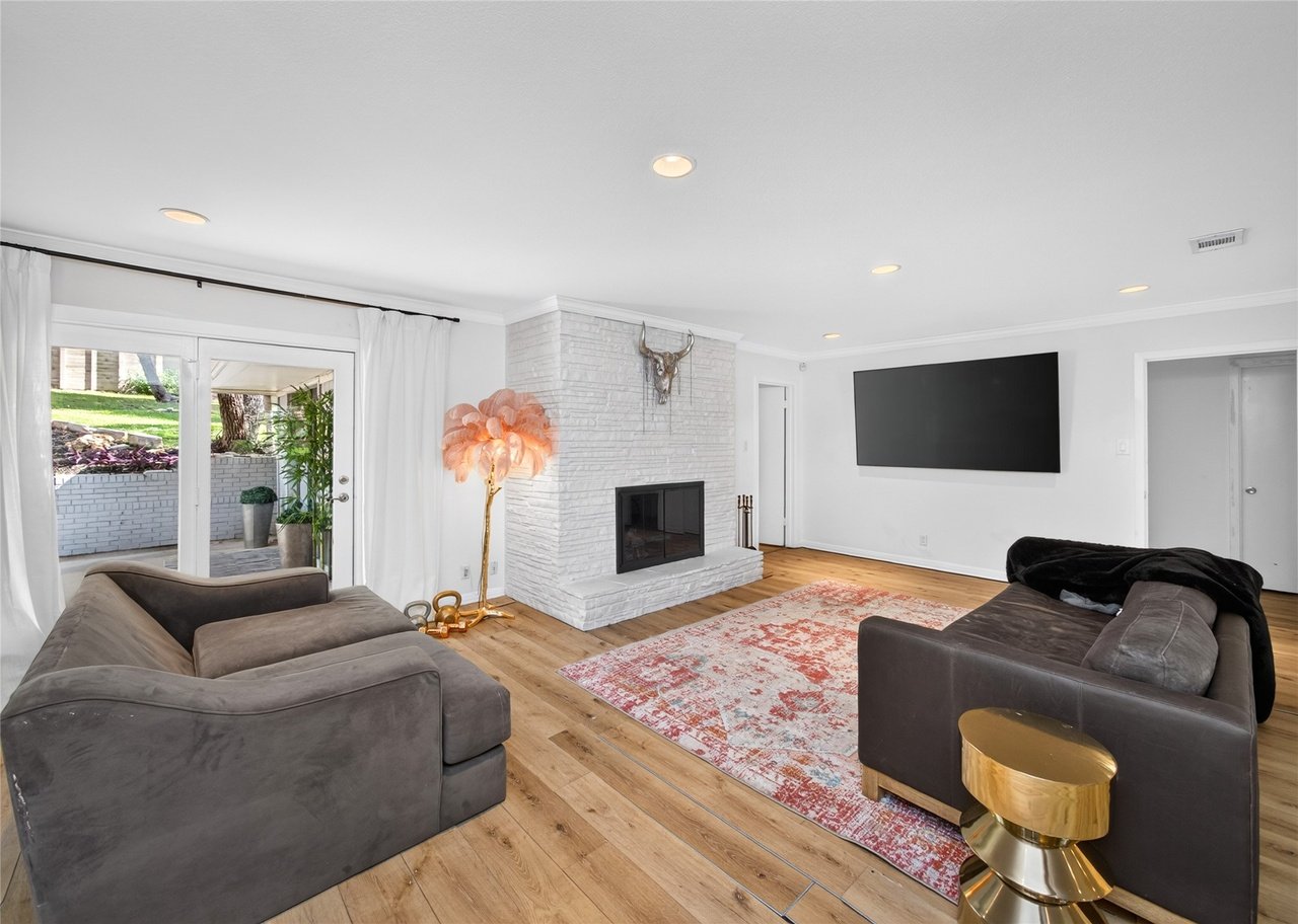 4901 Timberline Dr